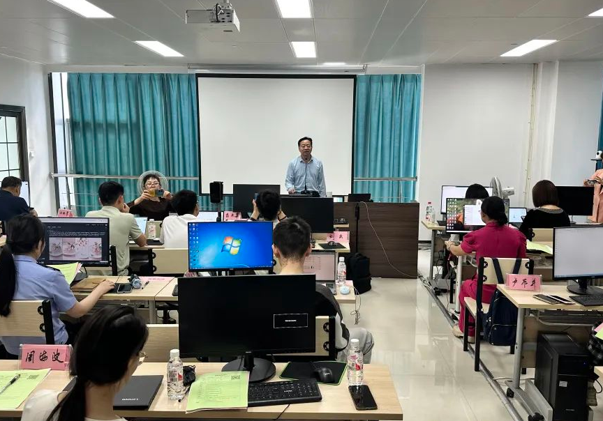 城陵矶新港区举办DeepSeek应用能力提升专题培训