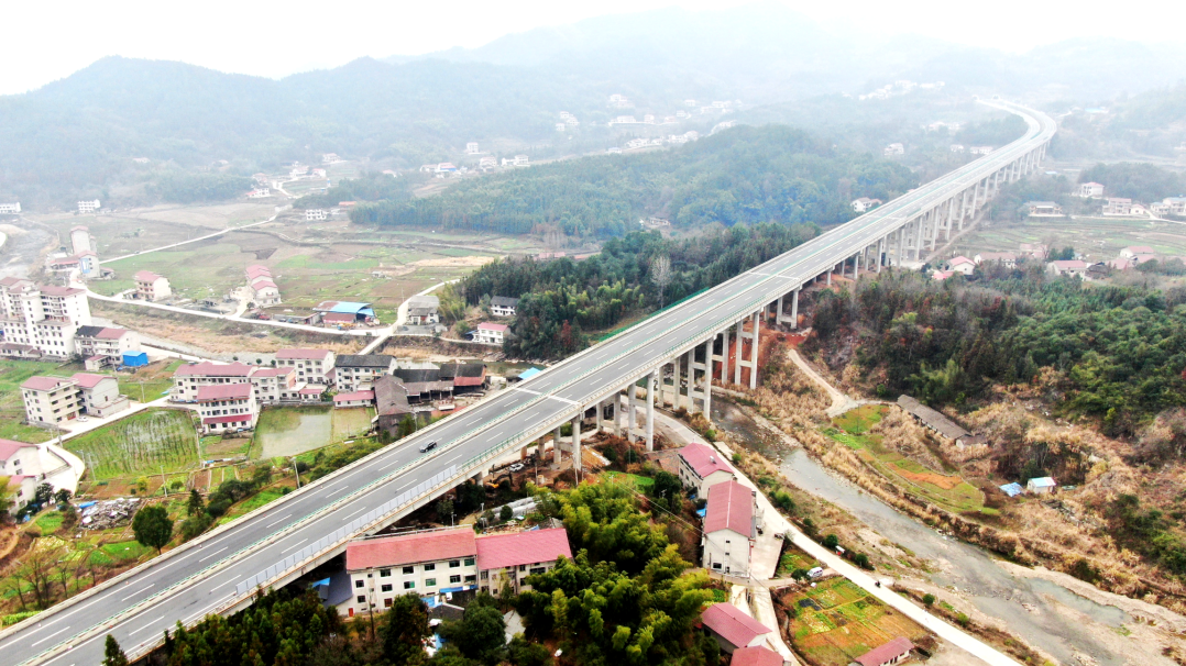 湖南马安高速公路荣获“李春奖”.png