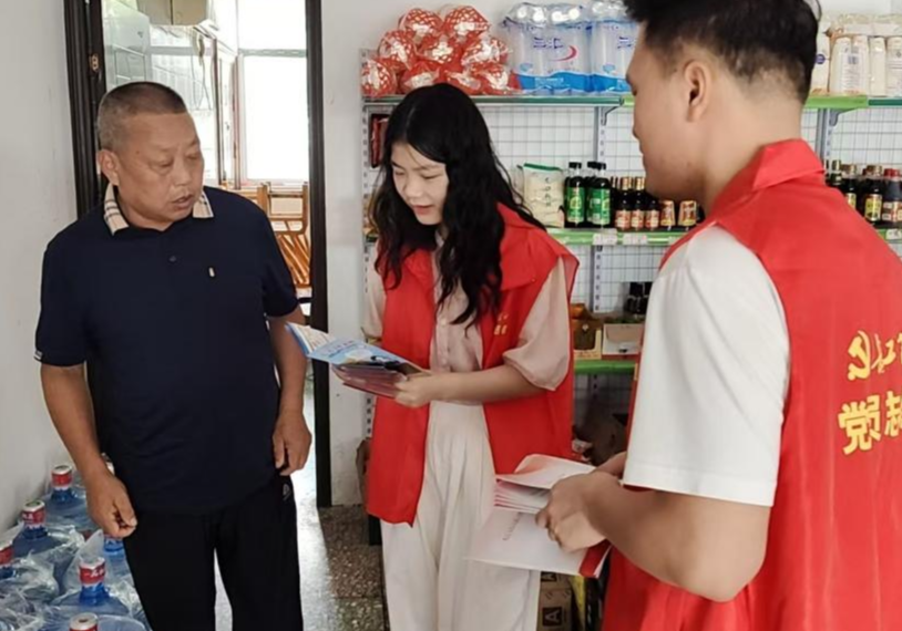 治河渡镇开展信访法治化宣传活动