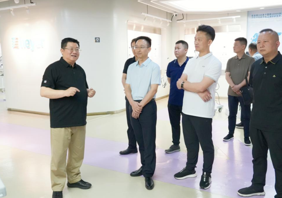 平江县∶彭方建带队赴北京开展招商考察活动