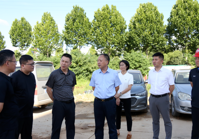 城陵矶新港区党工委书记李建华调研区内重点项目建设
