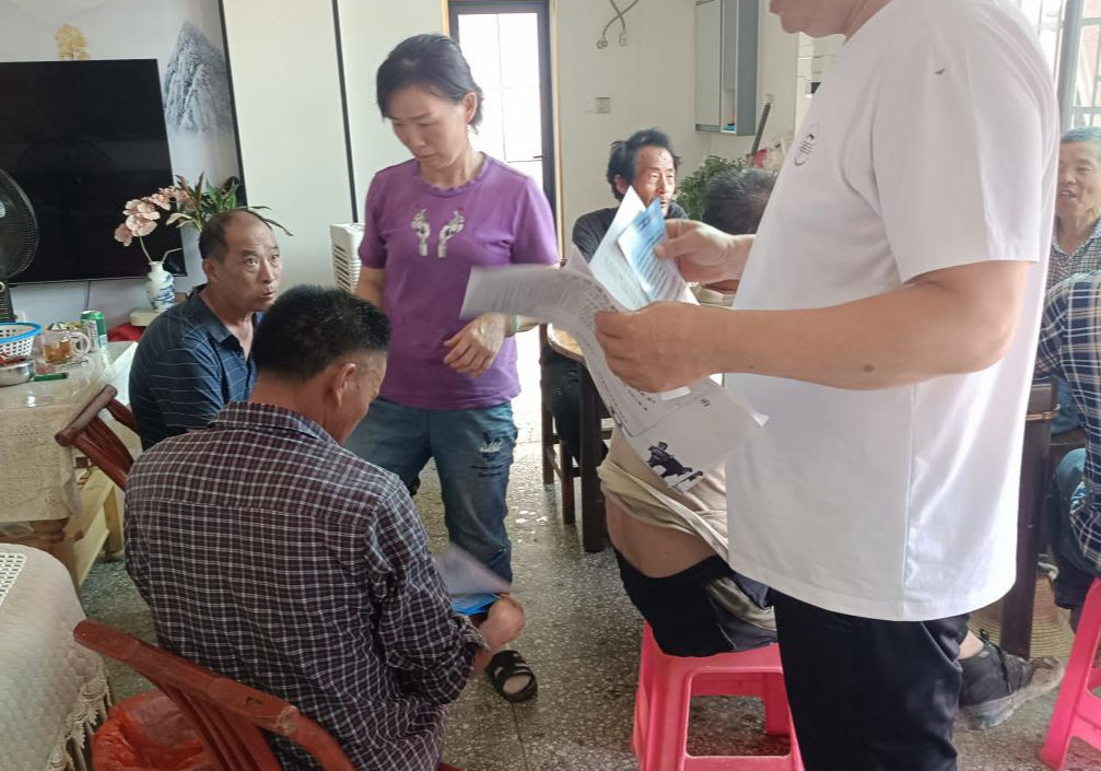 河市镇开展统计普法宣传活动