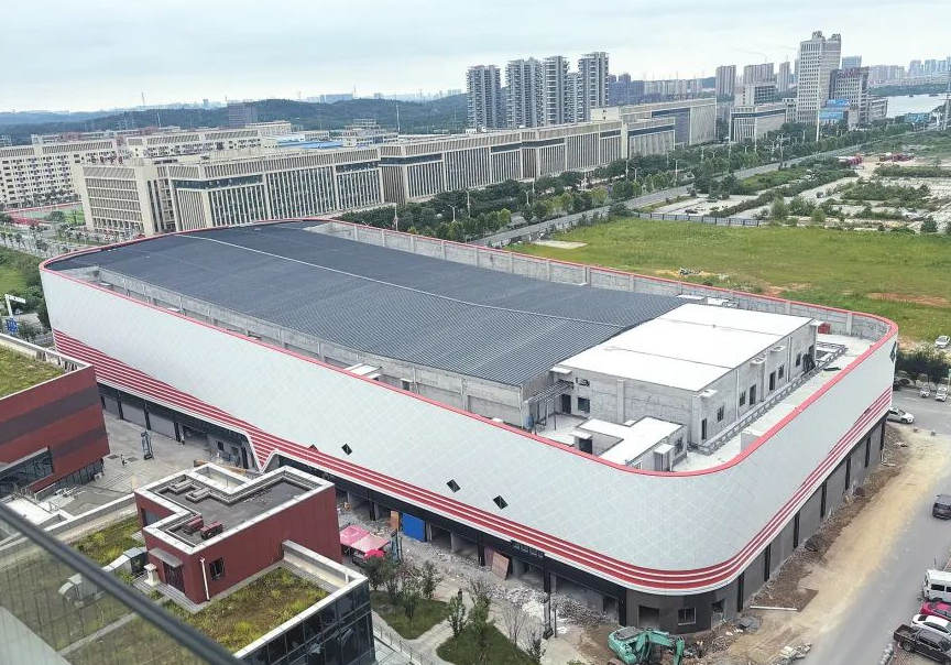 高清大图！岳阳首座大型室内冰雪运动场馆主体工程竣工