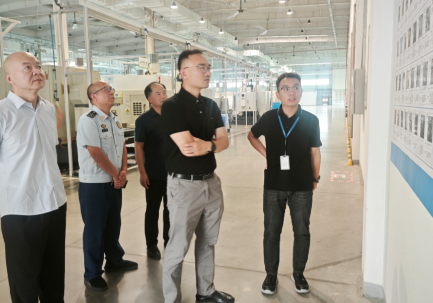 临港高新区：蔺佳带队开展防暑降温安全生产检查