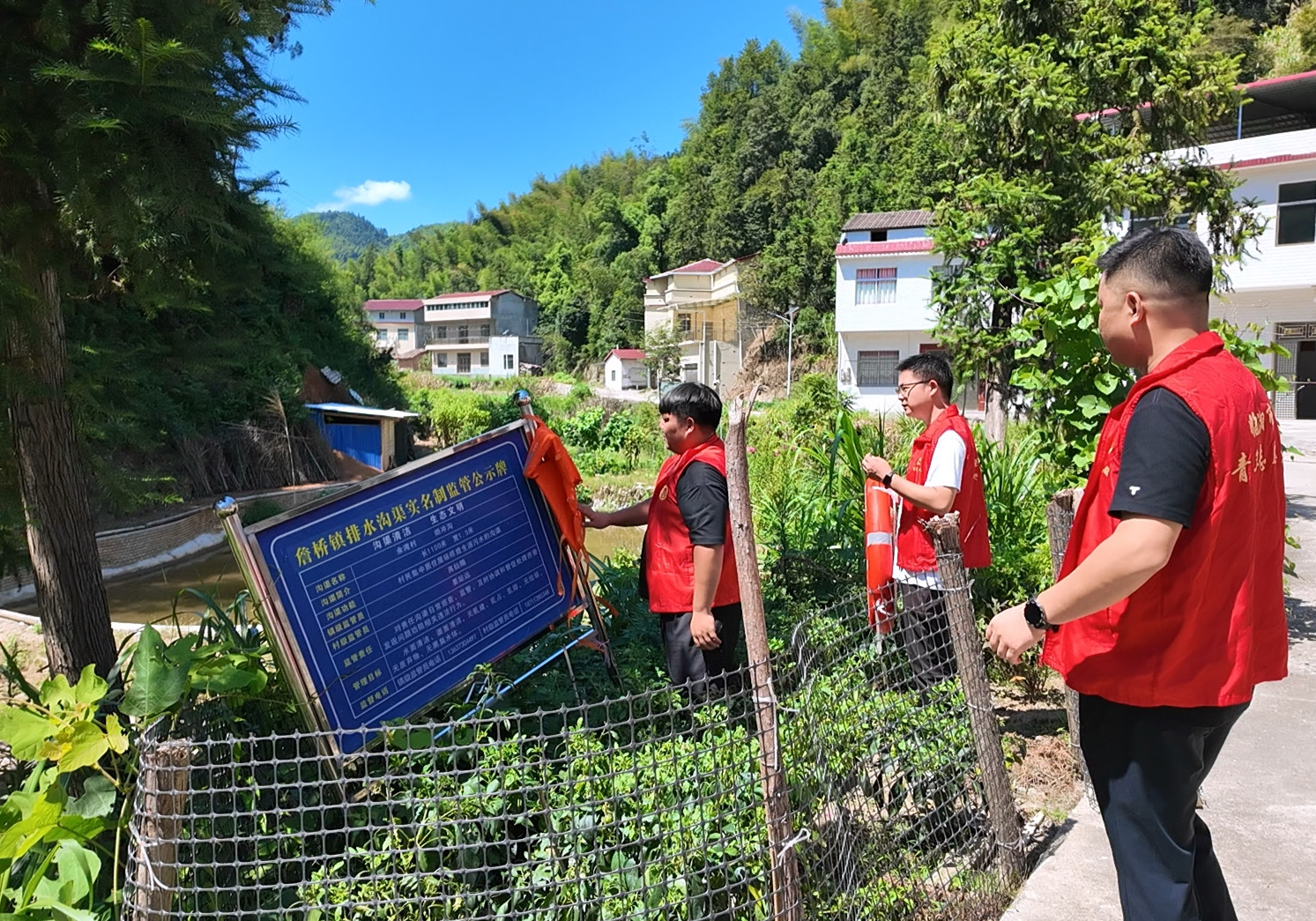 詹桥镇余湾村：严防溺水不松懈 守稳暑期“安全网”