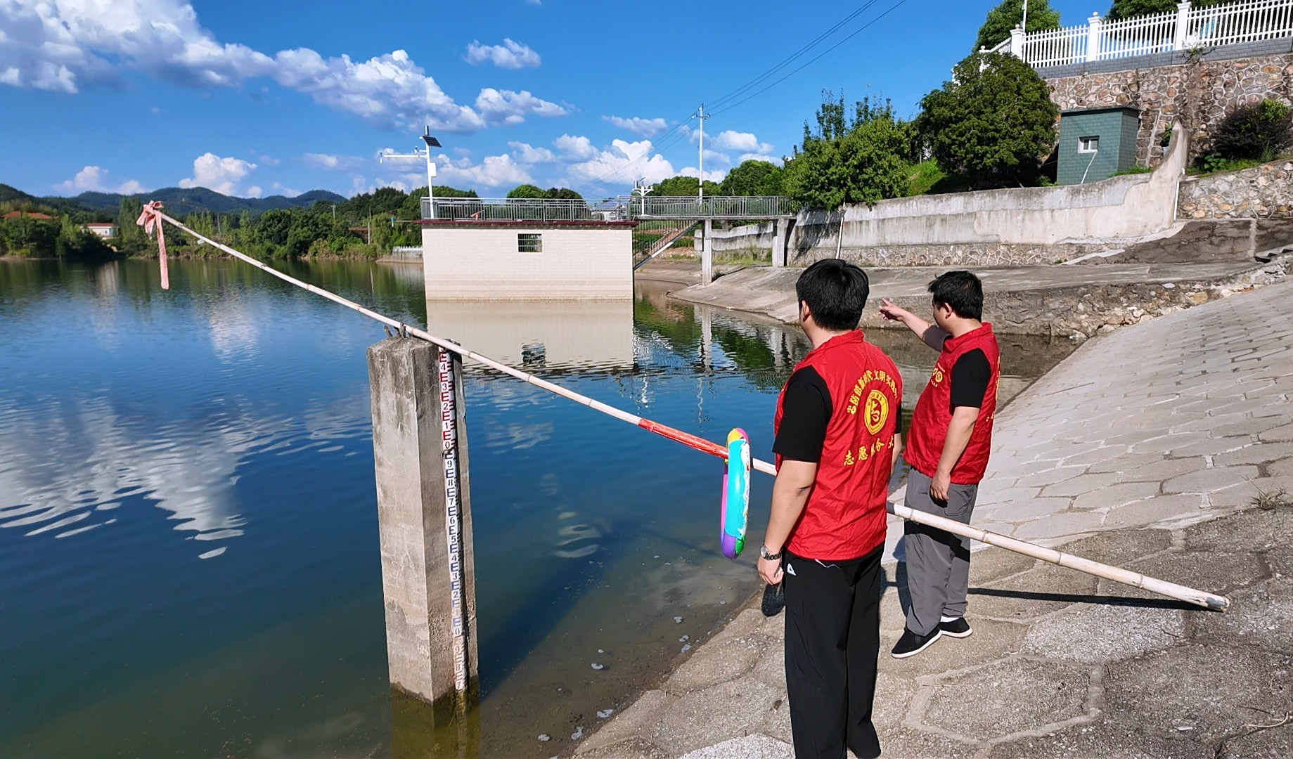 0820 忠防镇：多措并举抓防溺 筑牢暑期“安全堤”2_副本.jpg