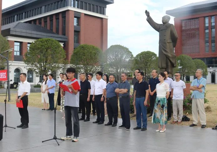 临港高新区：岳阳现代服务职业学院汽车工程学院2024级学生开启工学交替新征程