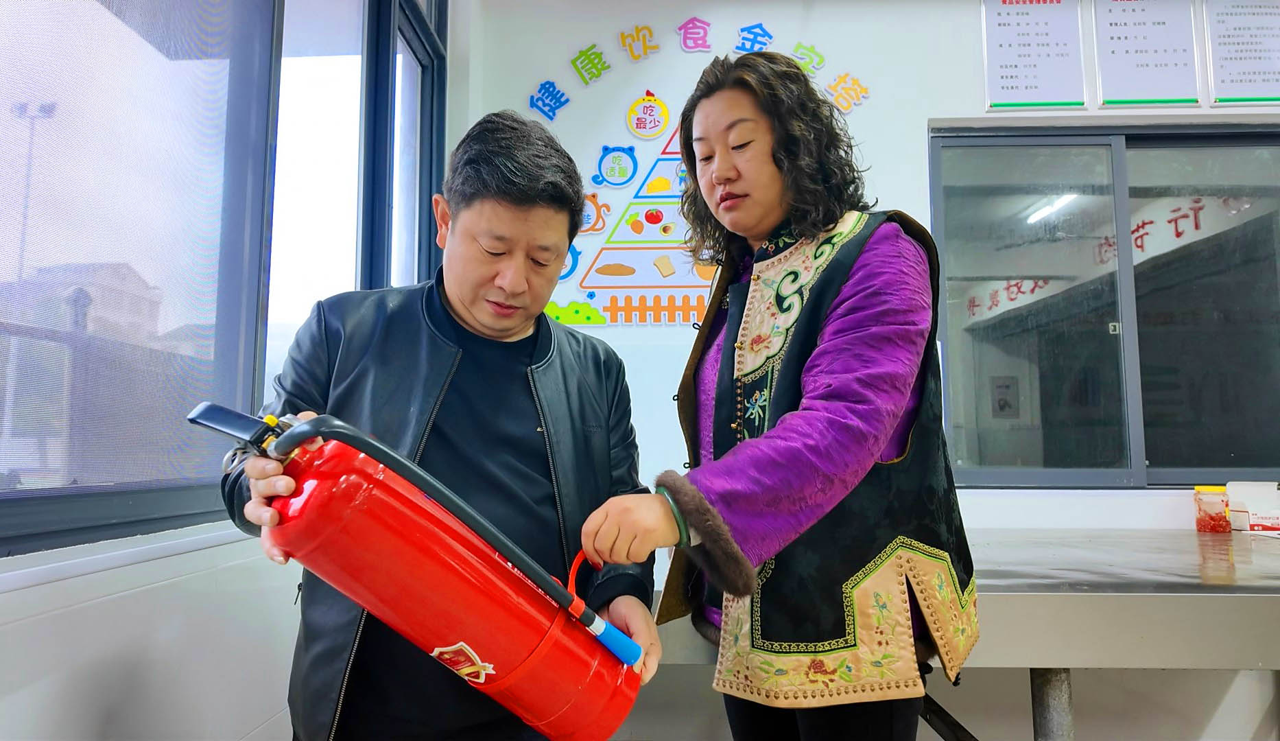 1112 市第七完全小学：消防检查除隐患 把好校园“安全关”3.jpg