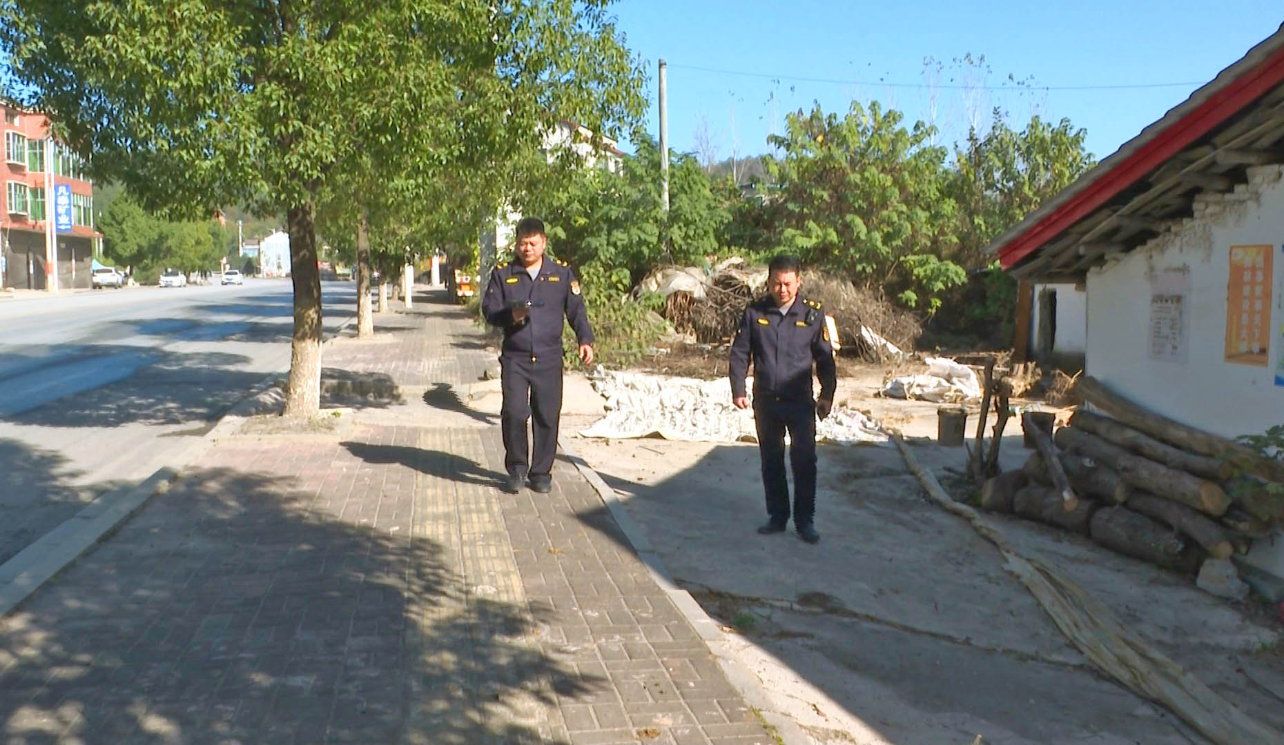 1127长安街道：联动“打非”筑防线 烟花爆竹整治见实效3.jpg