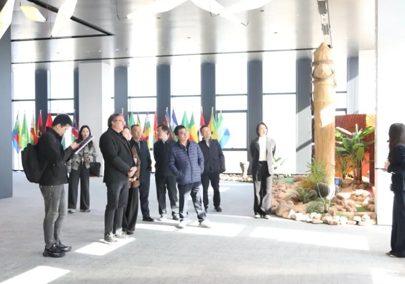 巴西湖南同乡总会暨总商会会长方轲率巴西Kidy集团公司董事长里卡多·格拉西亚一行赴岳阳临港高新区考察