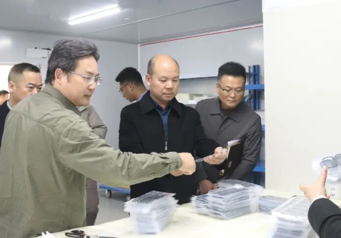 临港高新区：刘勇赴湖南江泰光电科技调研