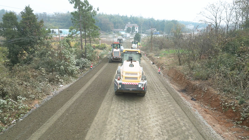 公路_副本.jpg 公路_副本.jpg