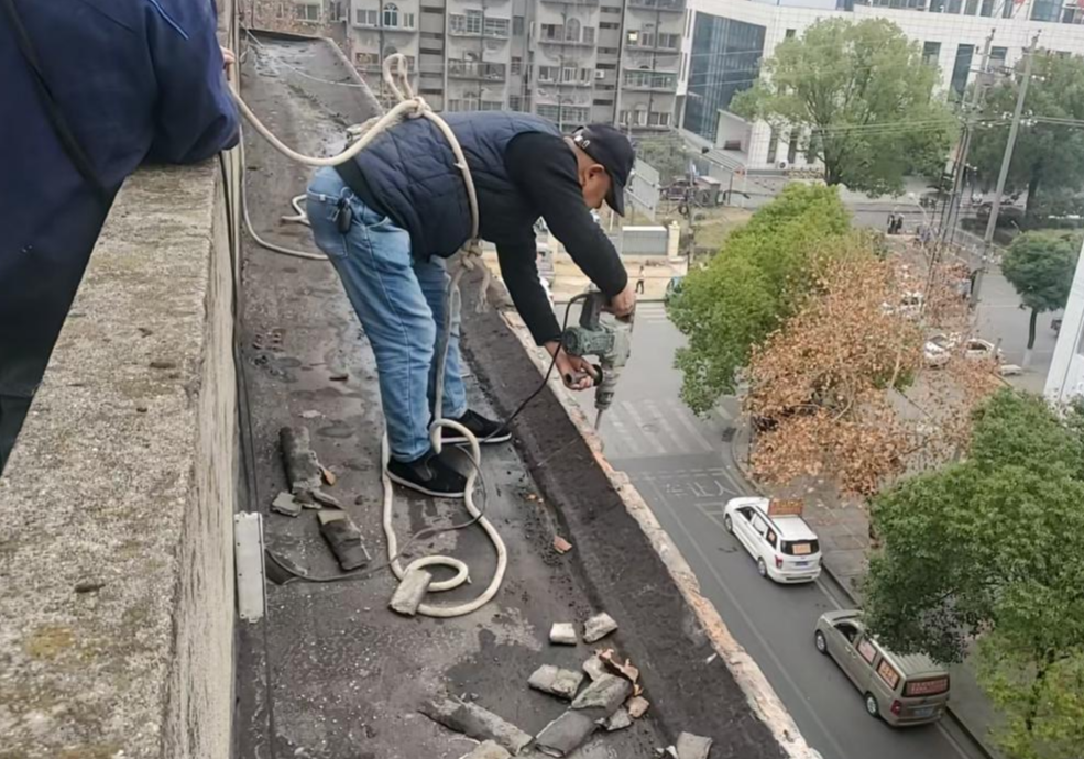 党建引领 居民自治 章华镇南正街外墙隐患治理顺利完成