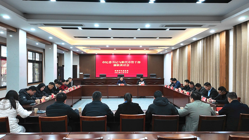 李明1_副本.jpg 李明1_副本.jpg