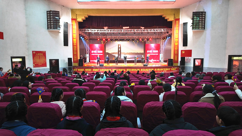 文艺汇演_副本.jpg 文艺汇演_副本.jpg