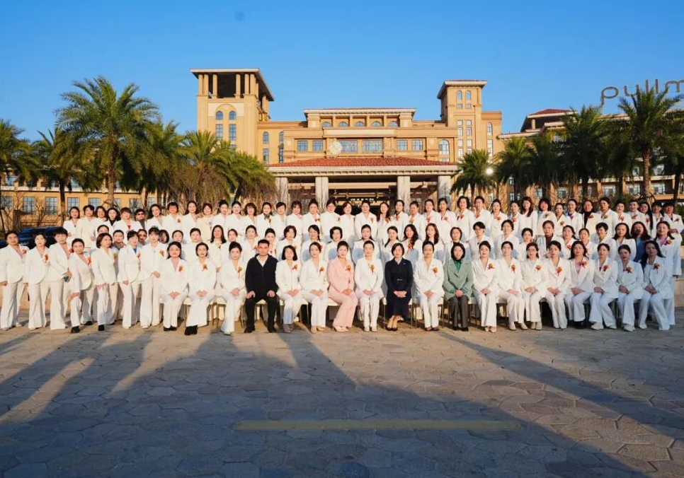 骊舞青云·芳华新章 | 岳阳市女企业家协会第四届第四次会员大会暨2026迎新团拜会圆满落幕