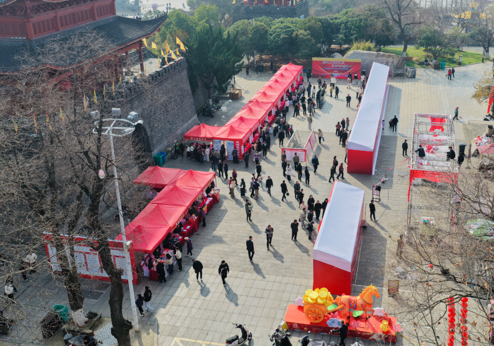 岳阳楼区：春风送岗 多渠道搭建就业桥梁