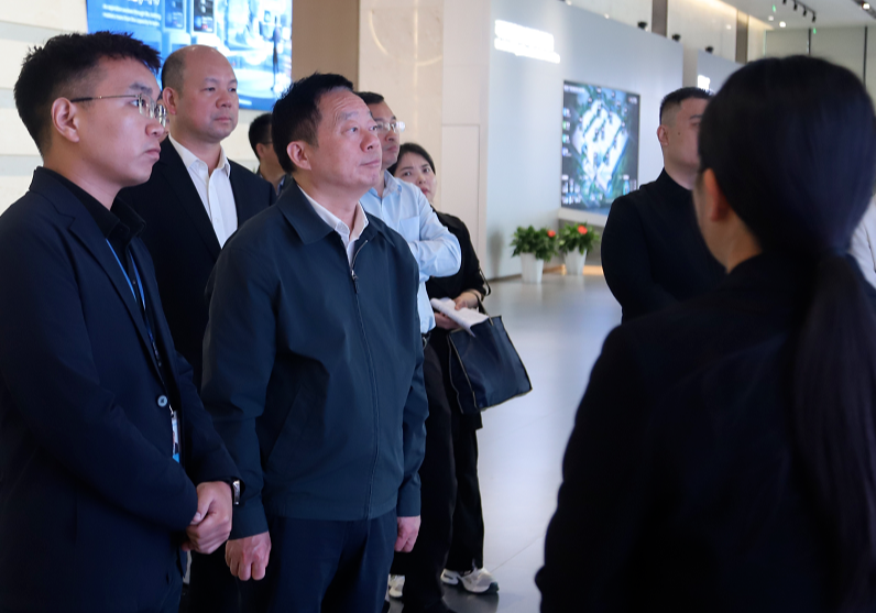 省政协调研组来临港高新区调研