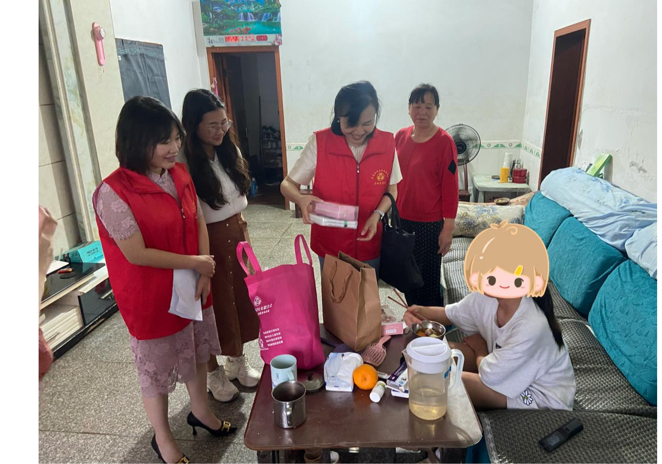 河市镇妇联开展困境儿童慰问关爱活动