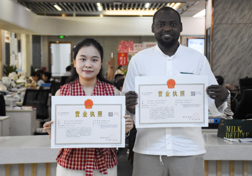 市场与人才的“双向奔赴”——两名外籍人才来临港高新区创业了