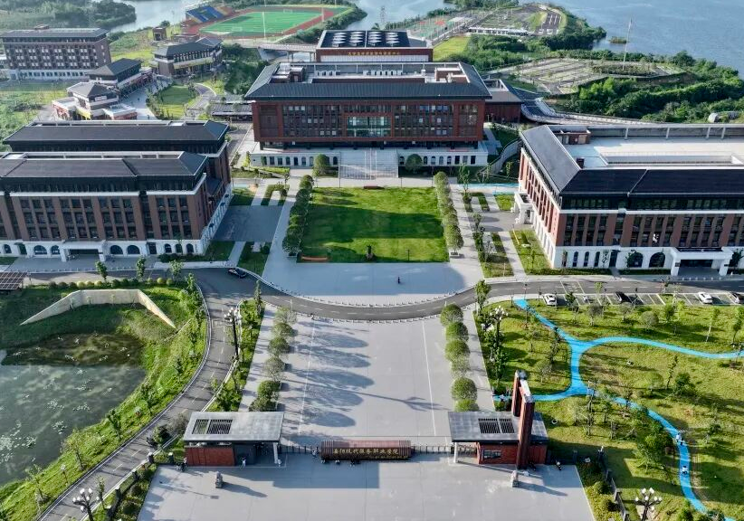 与一所年轻高职院校的“双向奔赴”——岳阳现代服务职业学院临港两年成长记