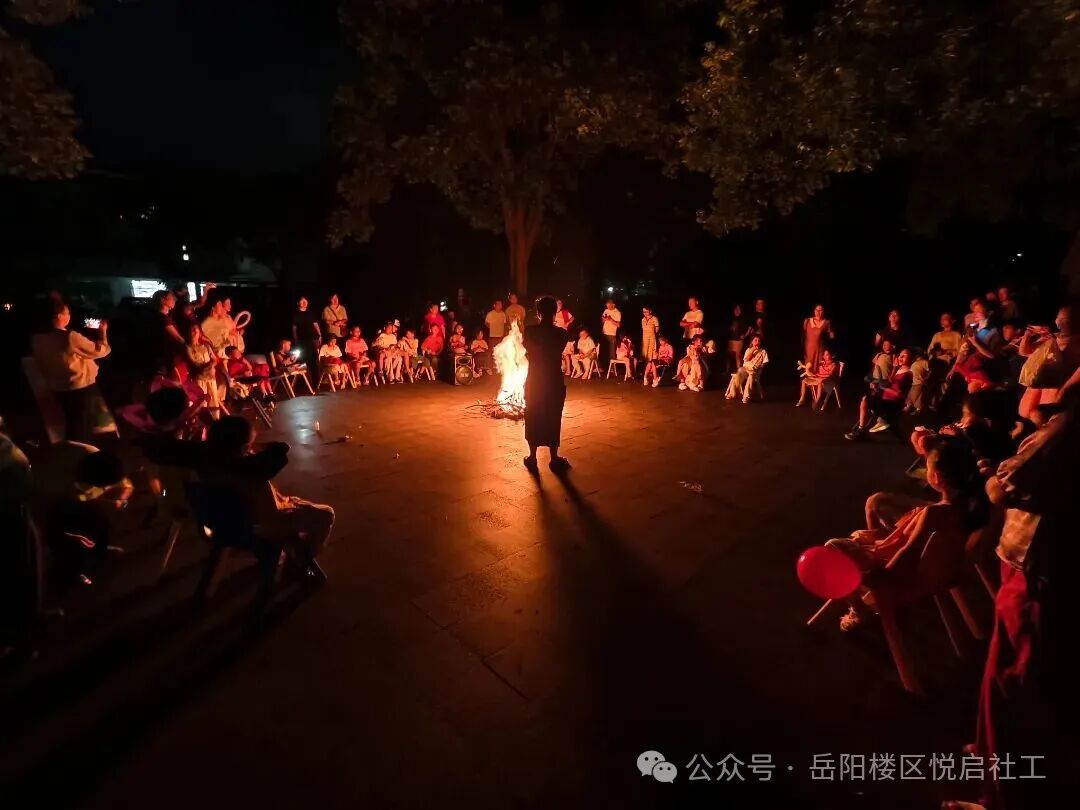 第一天晚上夜晚围坐分享.jpg