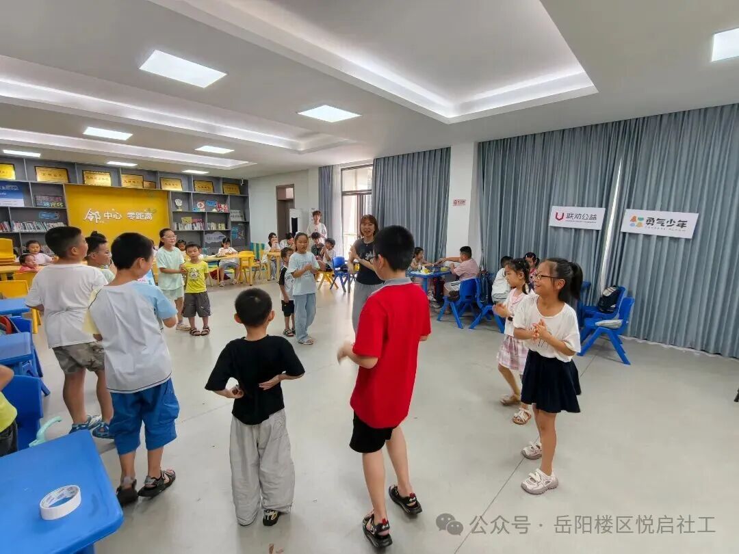 第一天上午1小鸡舞2.jpg