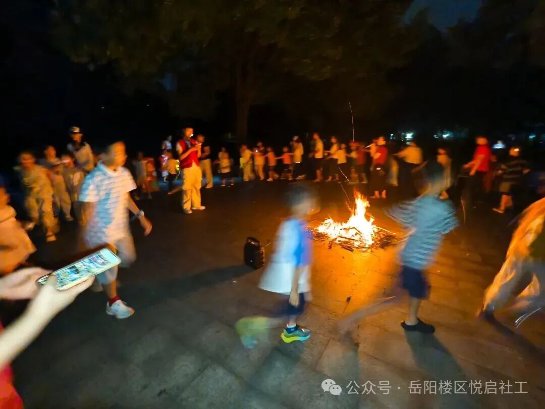 第一天晚上游戏.jpg
