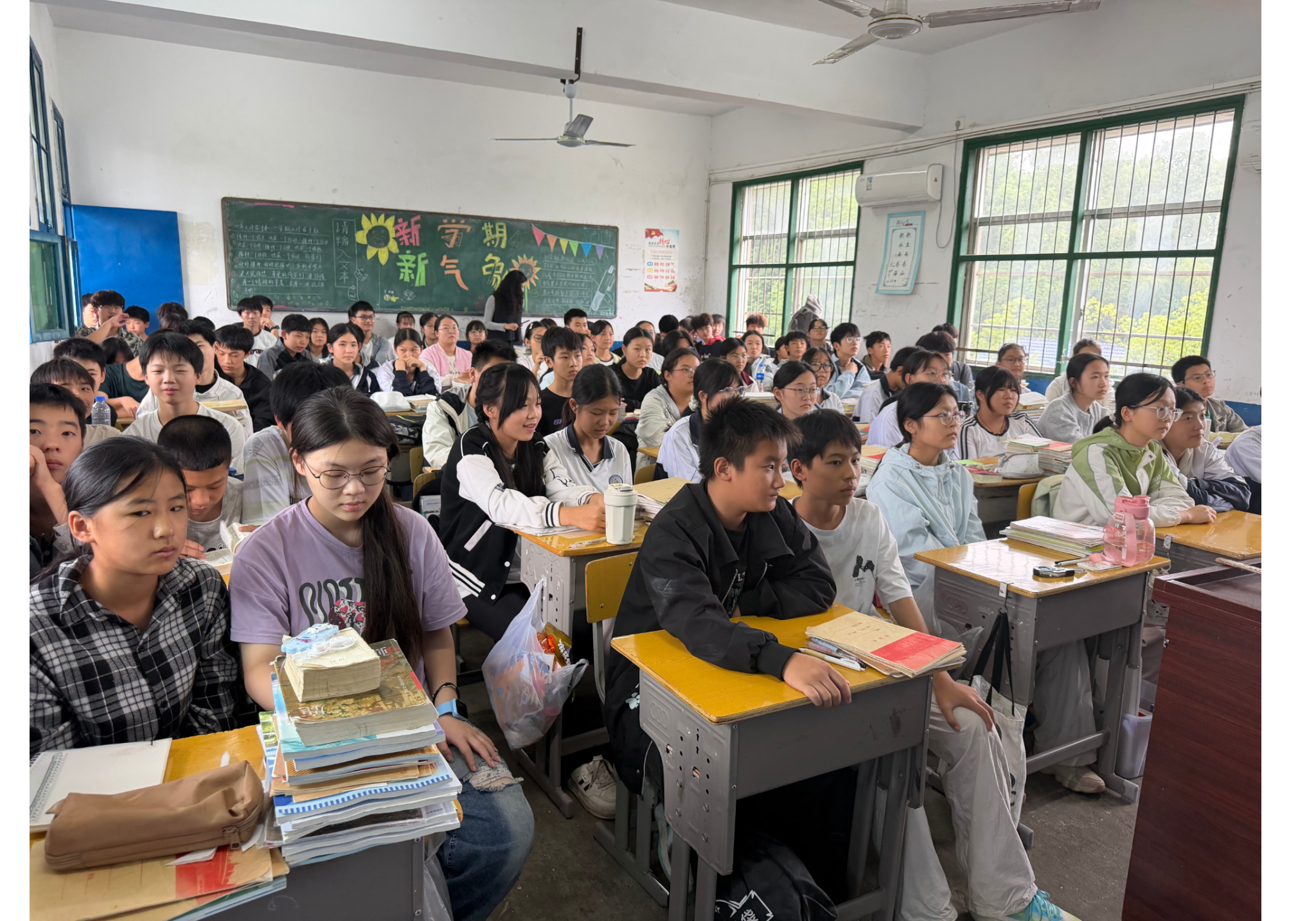  秋季“开学禁毒第一课” 章华镇禁毒宣讲走进红石中学